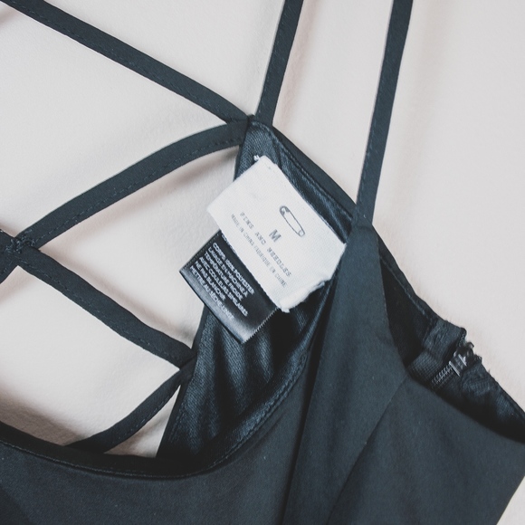 UO // Cross-Back Strappy Dress - Picture 5 of 5